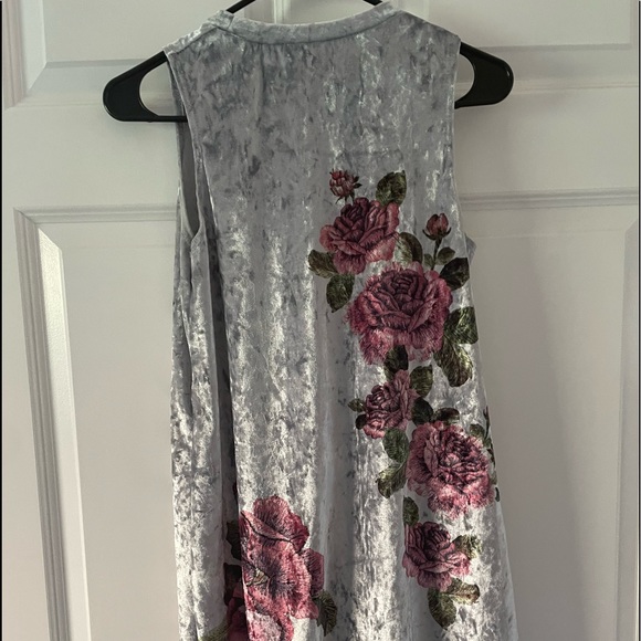 Velvet Floral Top - Picture 4 of 4